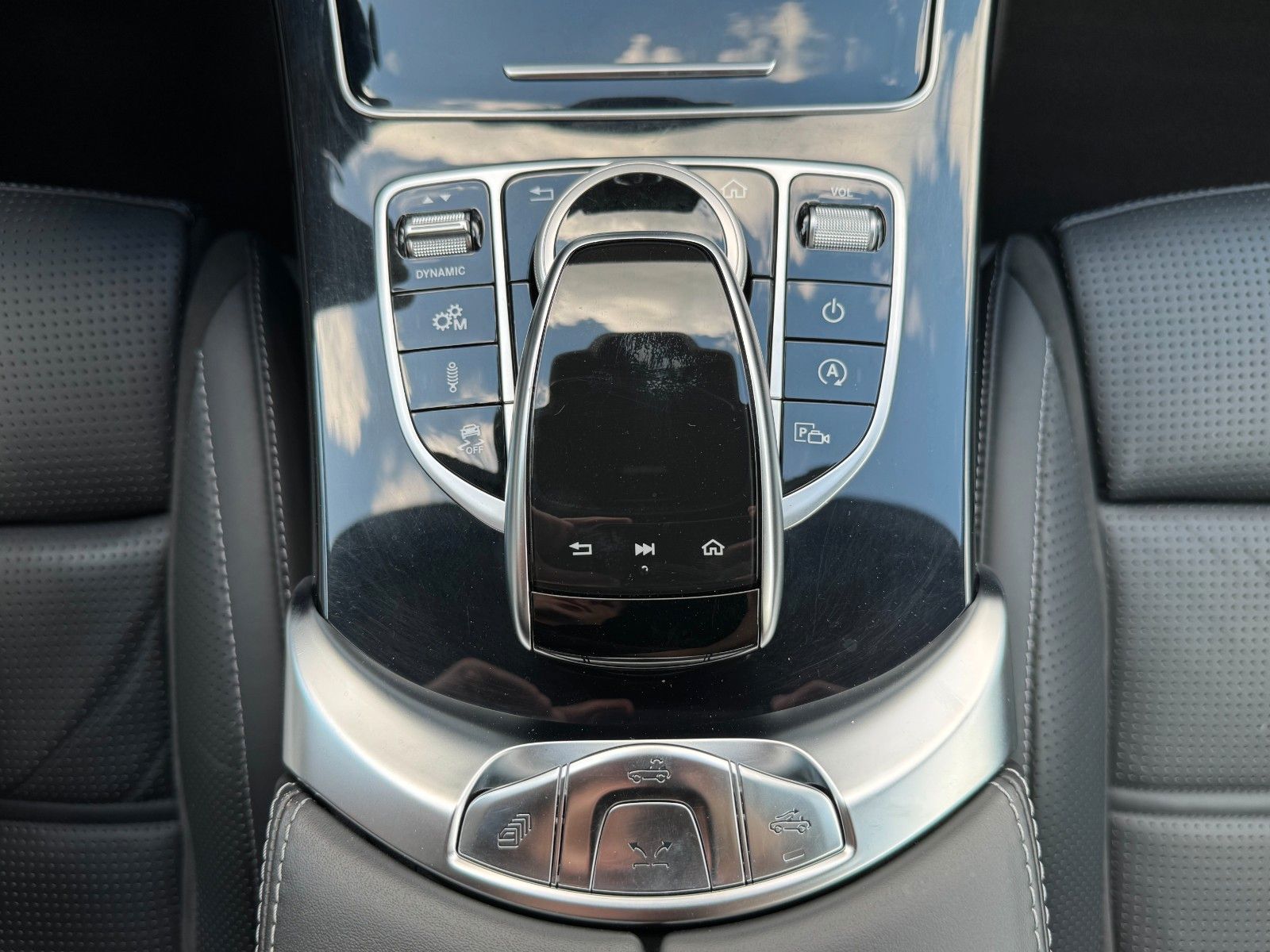 Fahrzeugabbildung Mercedes-Benz C 63 Cabrio Drivers+Burm+S-Klima+Memory+MBeam