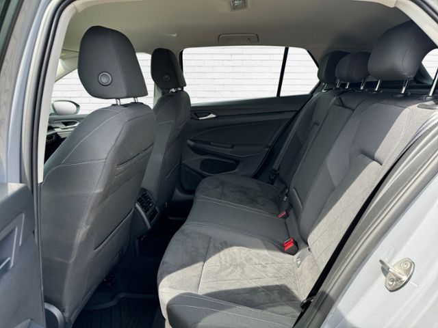 Fahrzeugabbildung Volkswagen Golf VIII Style 1.4l eHybrid DSG - Navi*ACC*LED+