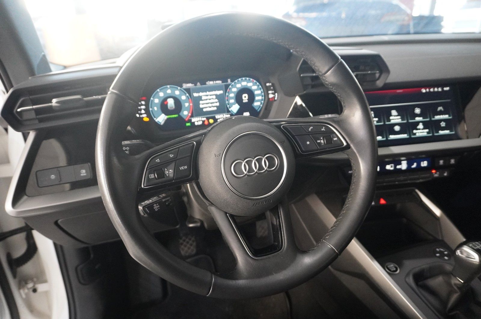 Fahrzeugabbildung Audi A3 Sportback 35 TFSI NAVI/LED/SPORT/SHZ/VIRT/DAB