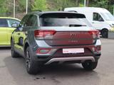 Volkswagen T-Roc 1.5 TSI Life DSG LED Navi ACC Sitzheizung - VW T-Roc von 2022