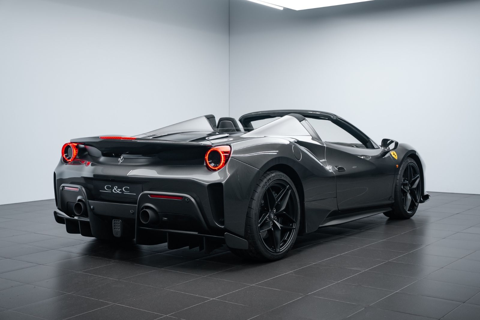 Fahrzeugabbildung Ferrari 488 Pista Spider CARBON/LIFT/1. HAND/STOCK/TOP