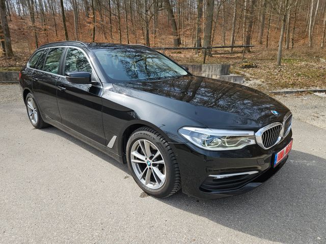 BMW 520d X-DRIVE:AUT/KLMTR/HUD/NAVI/LED/ALU/TOP