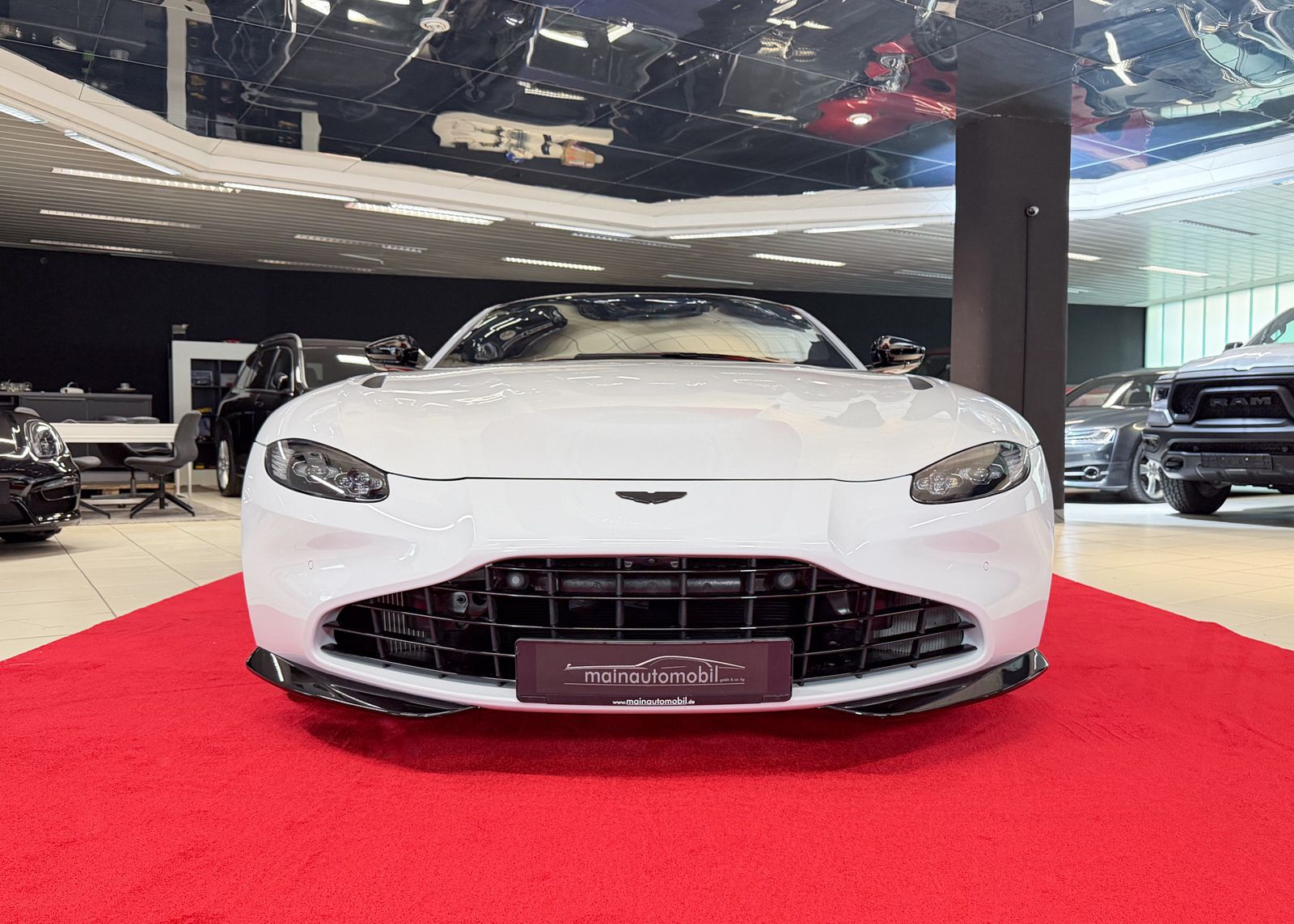 Aston Martin V8 Vantage 1764KM WHITESTONE SONDERLACK GARANTIE