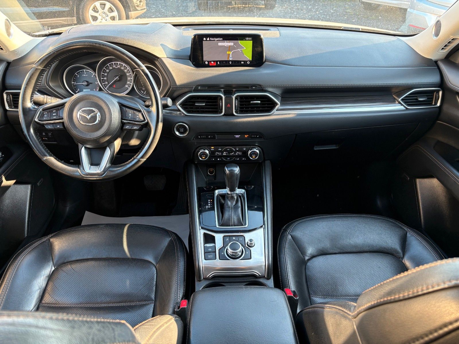 Fahrzeugabbildung Mazda CX-5 SPORTS-LINE AWD 1.HD HUD Leder 360 LED BOSE