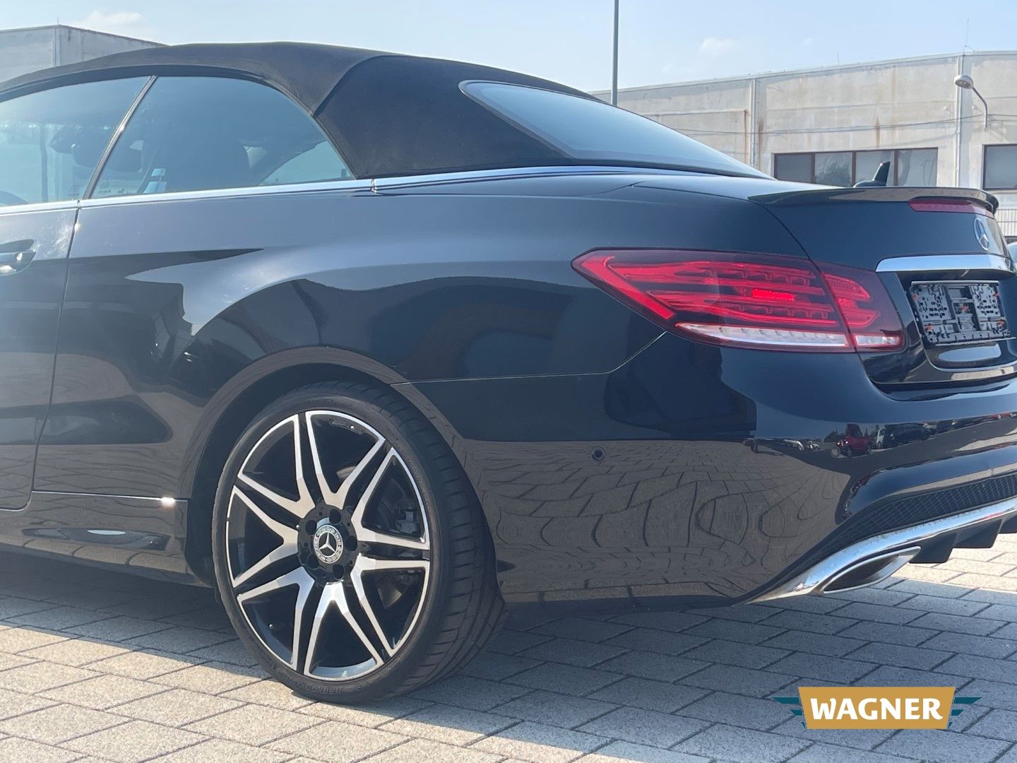 Fahrzeugabbildung Mercedes-Benz E 400 Cabrio AMG Paket Sportsitze