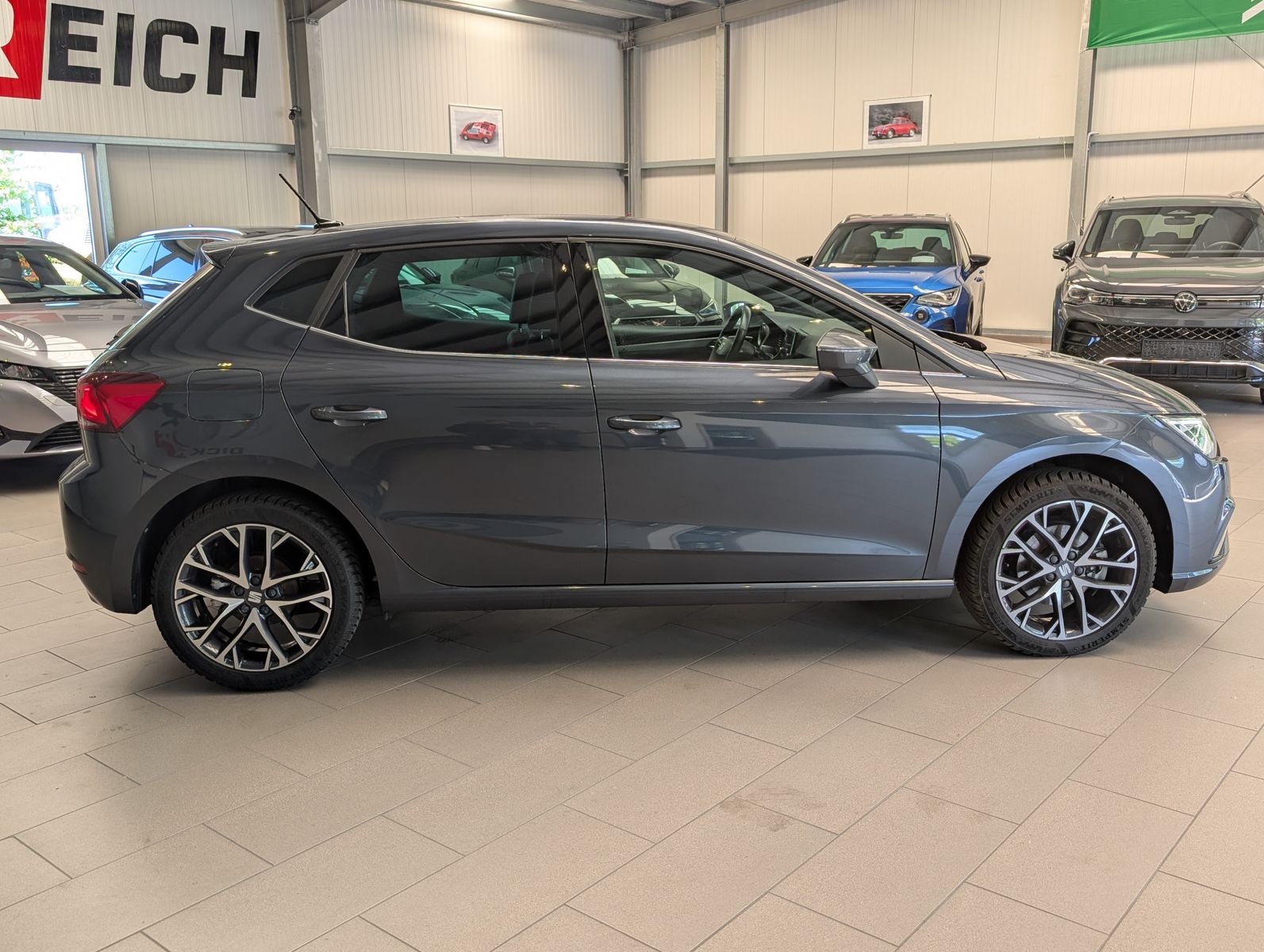 Fahrzeugabbildung SEAT Ibiza 1.0 TSI Xcellence LED Cam Dinamica ACC 17"