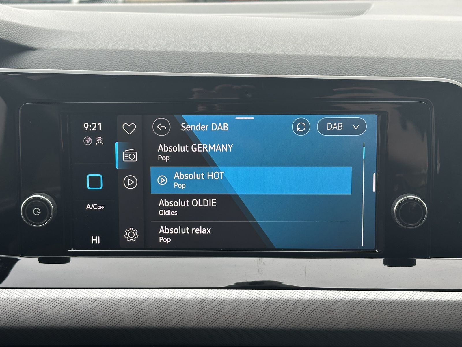 Fahrzeugabbildung Volkswagen Golf Variant 2.0 TDI LED+APS+TEMPOMAT+DIGDISPLAY