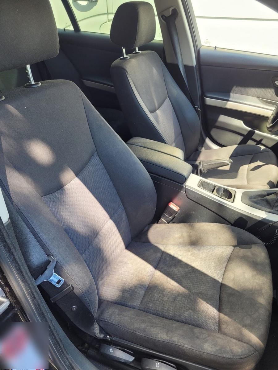 BMW 320 2009 — photo 7