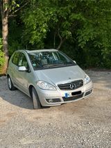 Mercedes-Benz A 180 Spec. Edit. unfallfrei 1.Hand PANO PDC NAV - Mercedes-Benz A-Class aus 2009
