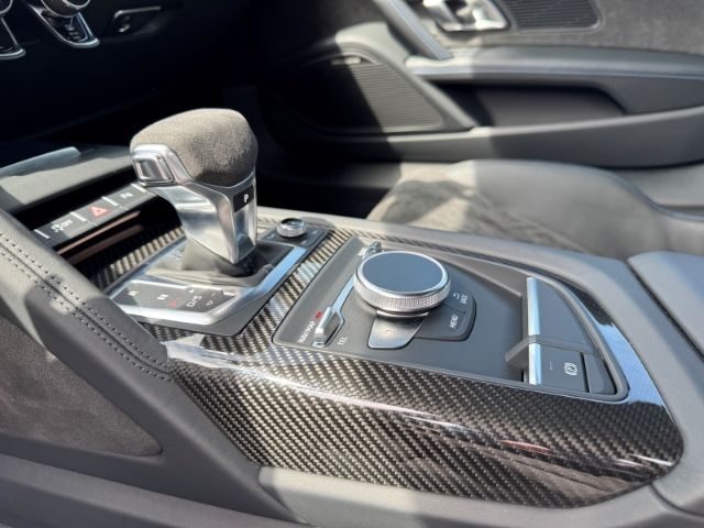 Fahrzeugabbildung Audi R8 5.2 FSI Performance Carbon Sportpaket Navi Le