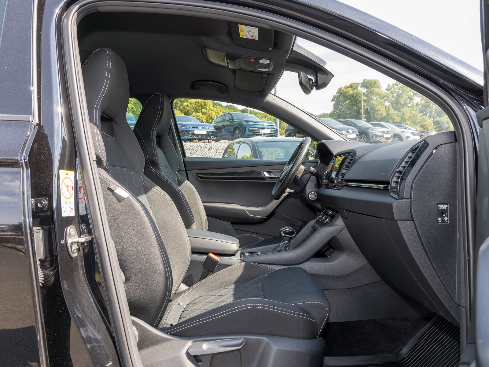 Skoda Karoq 1.5 TSI DSG Sportline NAVI REARVIEW KESSY foto 3