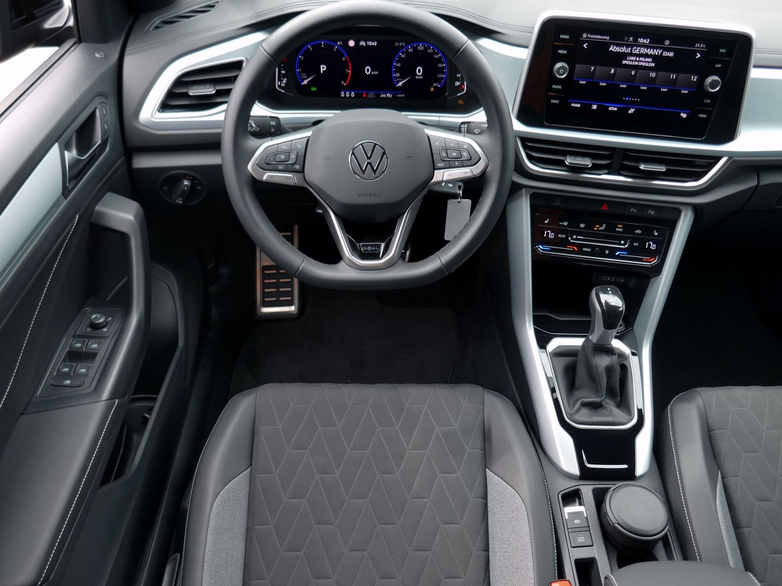 Fahrzeugabbildung Volkswagen T-Roc GOAL 1.5 TSI DSG | LED AHK RFK ACC