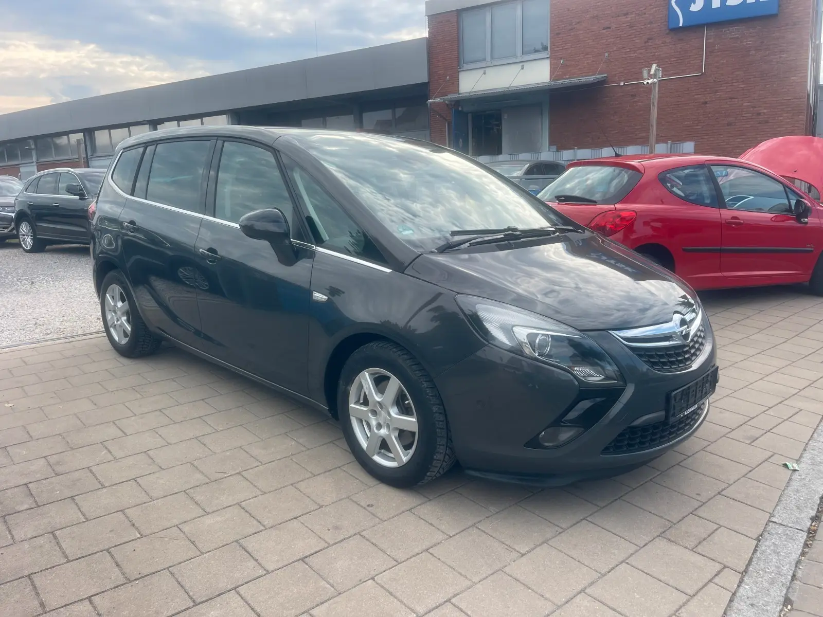 Opel Zafira 2015 — двигун 1.364 cm³, 140 HP (103kW)