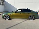 BMW M5 H&K/600PS - BMW M5: Ps