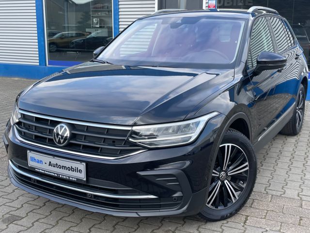 Volkswagen Tiguan Active*NAV*RCAM*PDC*AUTOPARK*KLIMAAU*SHZ*