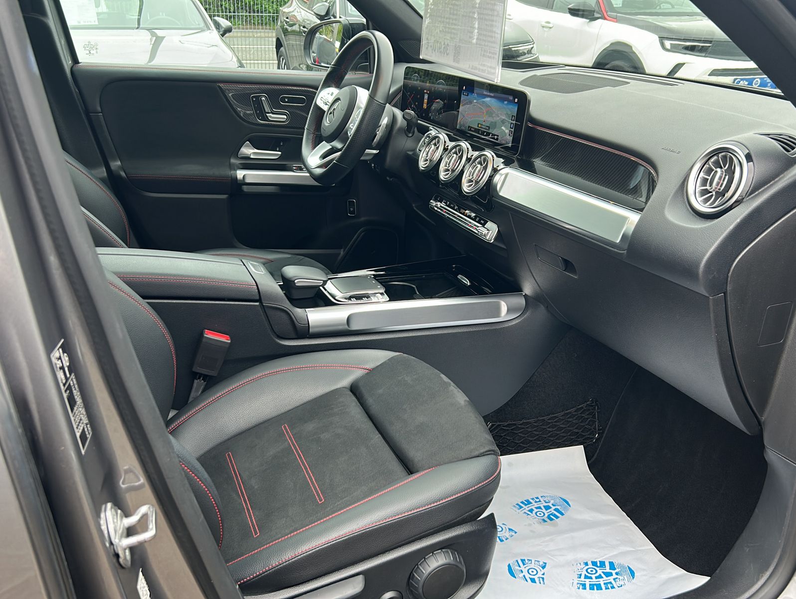 Fahrzeugabbildung Mercedes-Benz GLB 220 d AMG Line 7 Sitzer