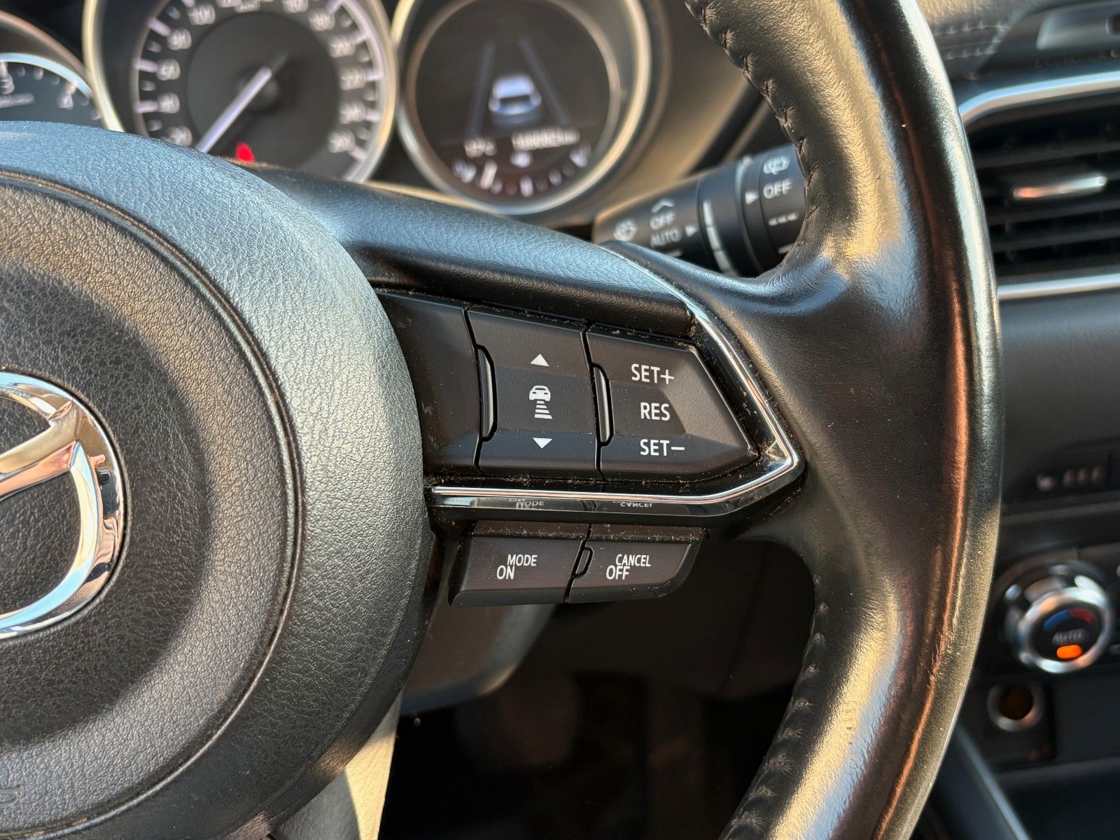Fahrzeugabbildung Mazda CX-5 SPORTS-LINE AWD 1.HD HUD Leder 360 LED BOSE