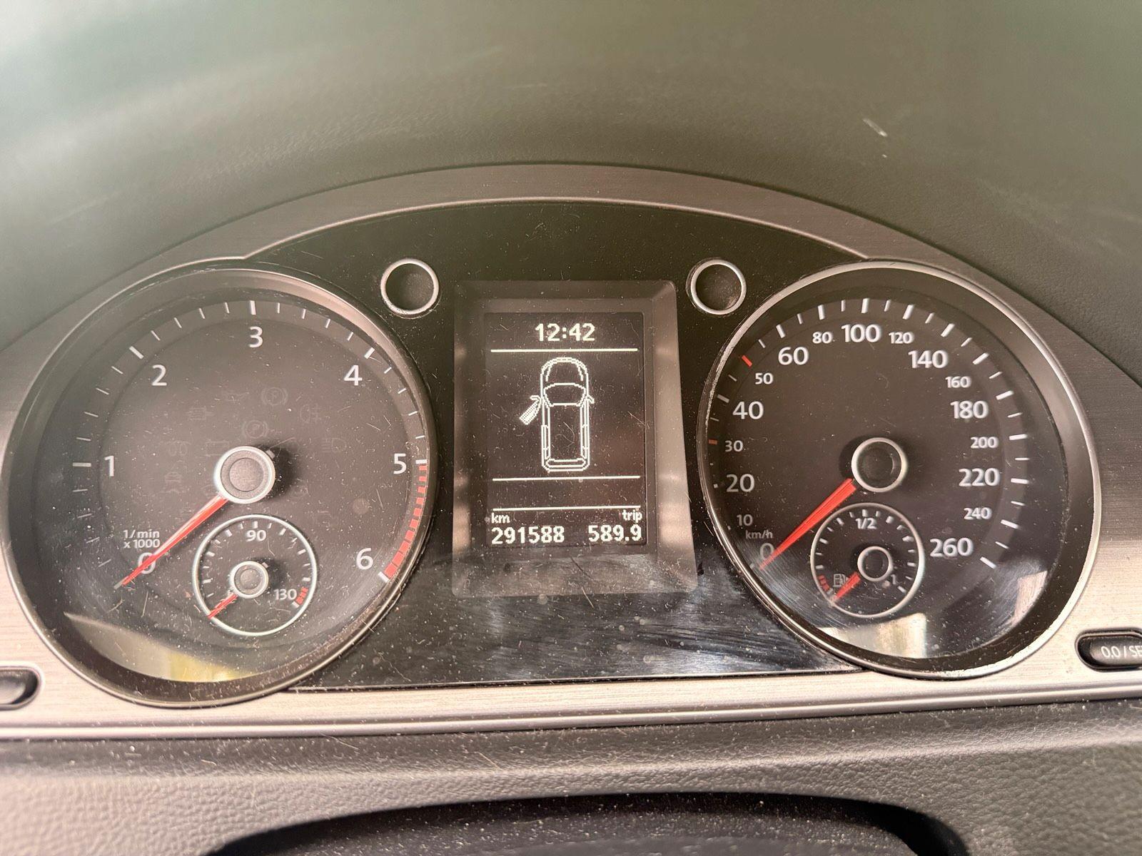 Volkswagen Passat 2011 — photo 5