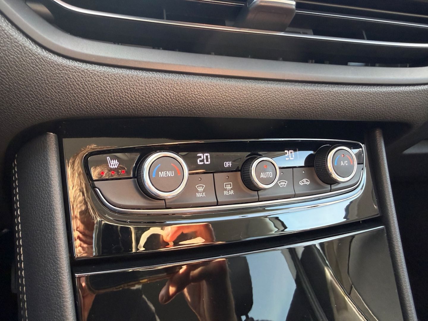 Fahrzeugabbildung Opel Grandland Ultimate SHZ+LHZ+Kamera+elek.Heck