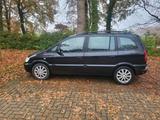 Opel Zafira A 2.2 DTI - Opel Zafira aus 2004 mit Diesel-Antrieb