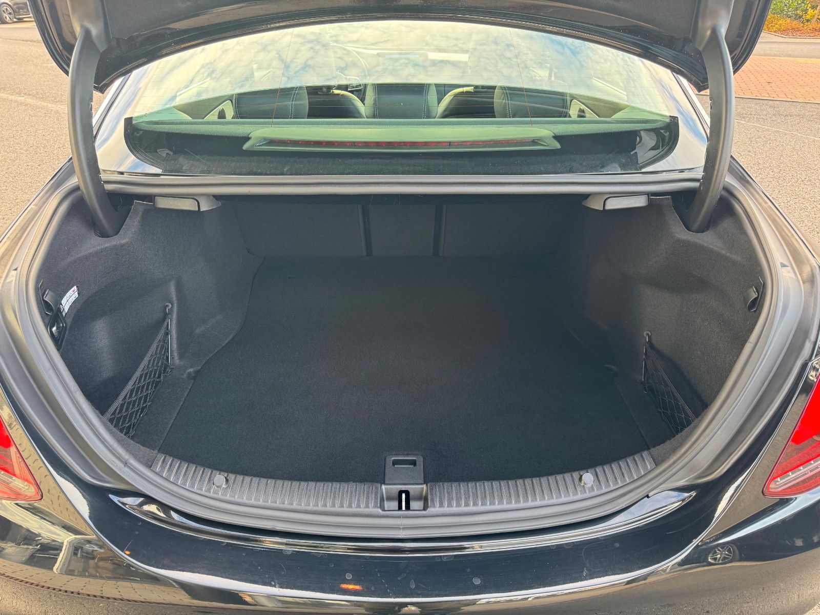 Fahrzeugabbildung Mercedes-Benz C 200 C Limousine+Avantgarde+AHK+RFK+TotW