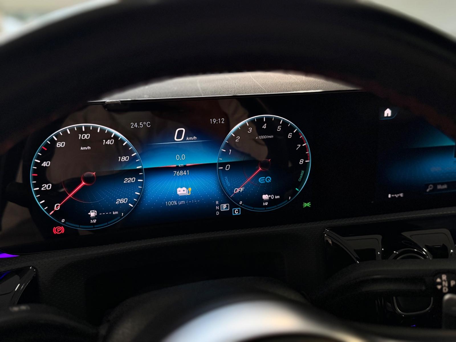 Mercedes-Benz A250e/AMG/Night/Pano/Widescreen/Kamera/Distronic