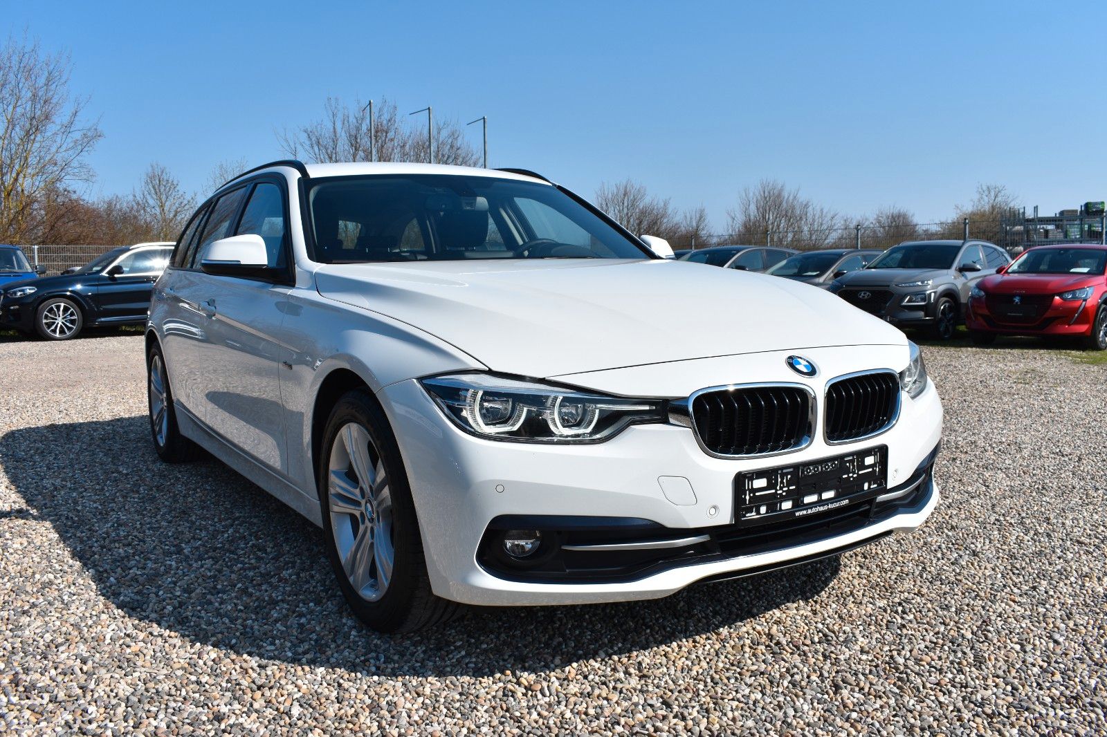 Fahrzeugabbildung BMW 320 d Touring Sport Line Automatik AHK