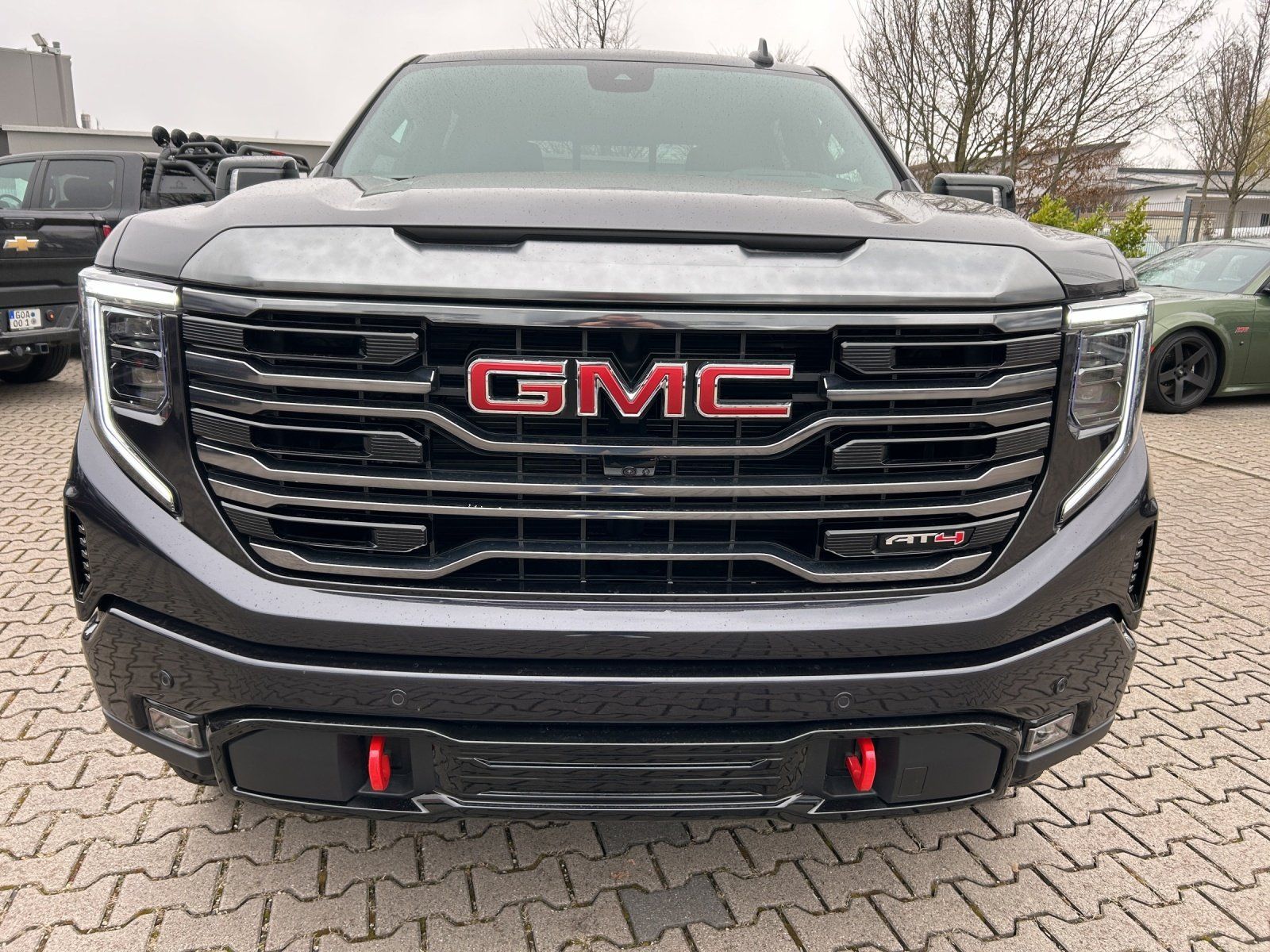 Fahrzeugabbildung GMC Sierra 1500 AT4 Crew Cab Short Bed AHK/LED/SHD/