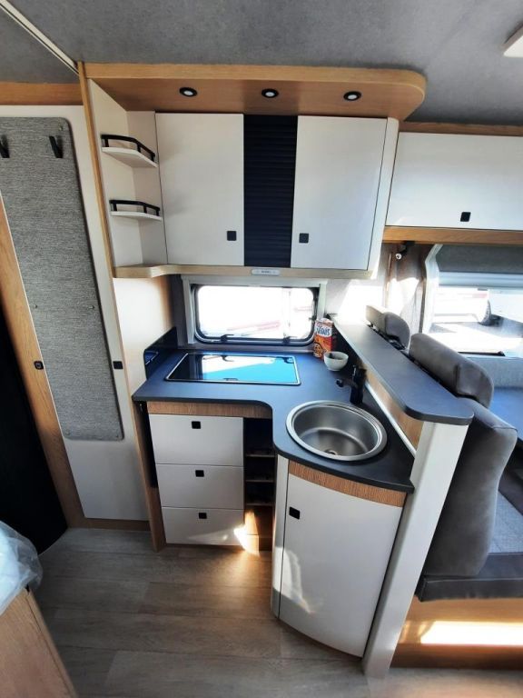 Fahrzeug Übersicht 11 Fahrzeugabbildung Hobby ONTOUR T 700 F Verfüg./Sparen Sie 17.140,- €