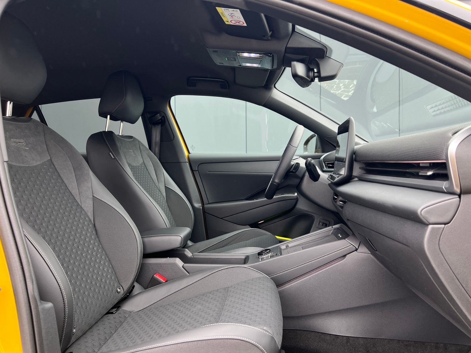 Fahrzeugabbildung Volkswagen T-Roc R-Line 1.5 eTSI DSG *Neues Modell, AHK, Bl