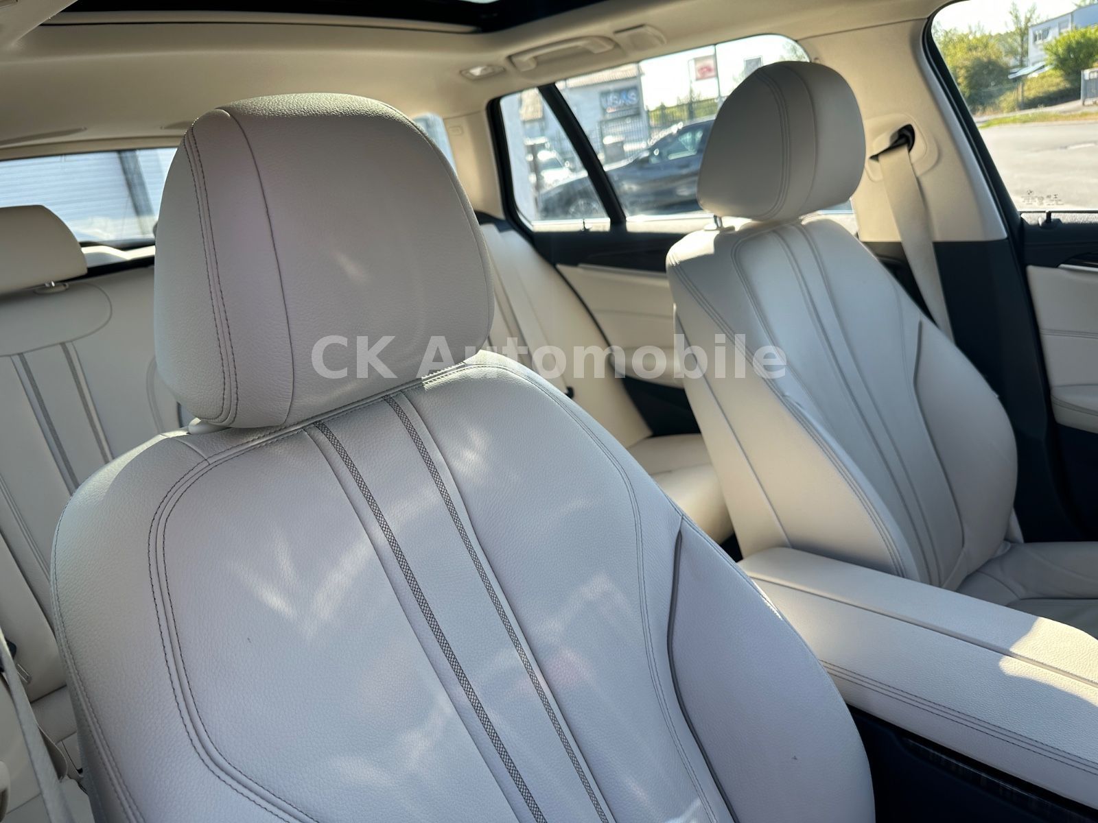 Fahrzeugabbildung BMW 530e xDrive Touring Luxury Line/Pano/LED/Kam/AHK