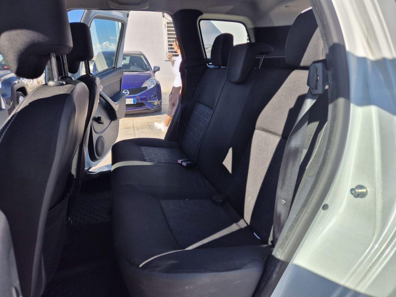 Dacia Duster 2015 — photo 15