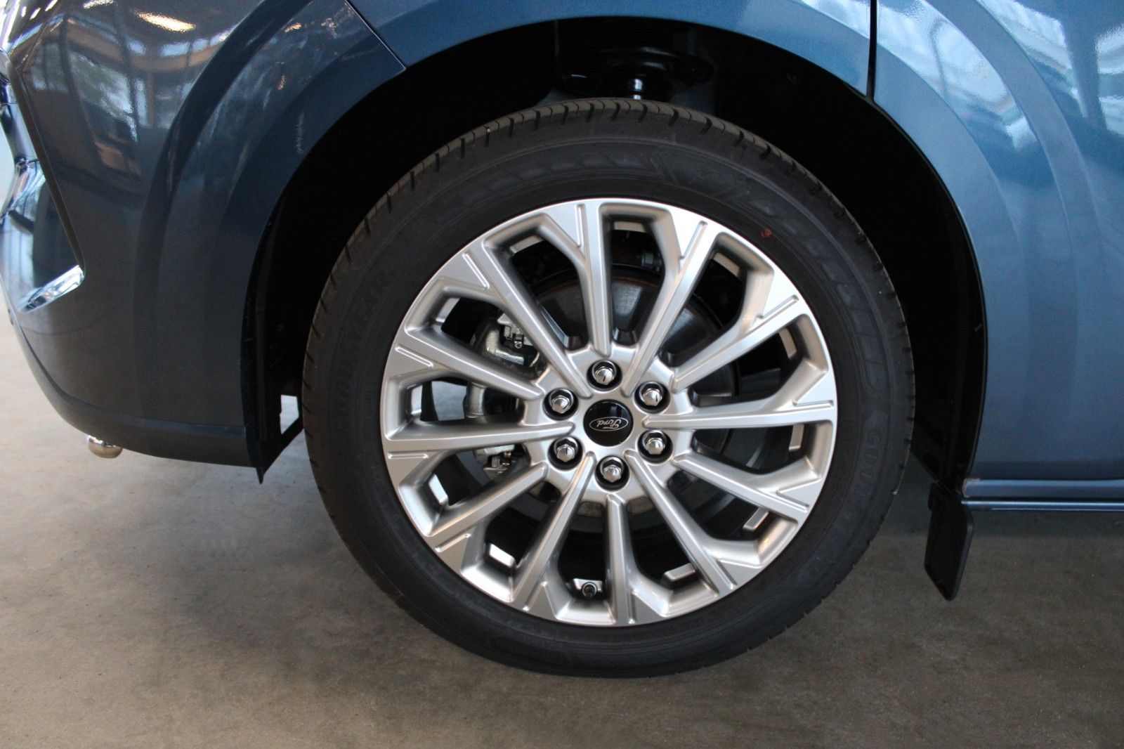 Fahrzeugabbildung Bürstner Ford COPA Attractive L1 Titanium MARKISE