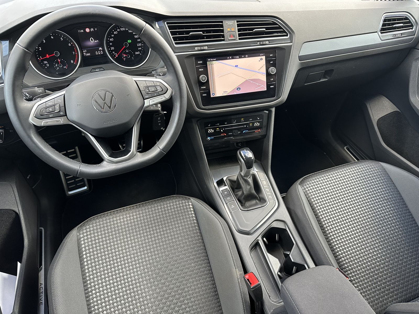 Fahrzeugabbildung Volkswagen Tiguan 1.5 TSI DSG Active NAV+LED+KAMERA+ACC+2HD