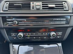 Fahrzeugabbildung BMW 530d Touring xDrive AHK NAVI ACC BIXENON