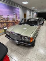 Mercedes-Benz W123 Typ 230E Limousine - Mercedes-Benz 230: W123 230e