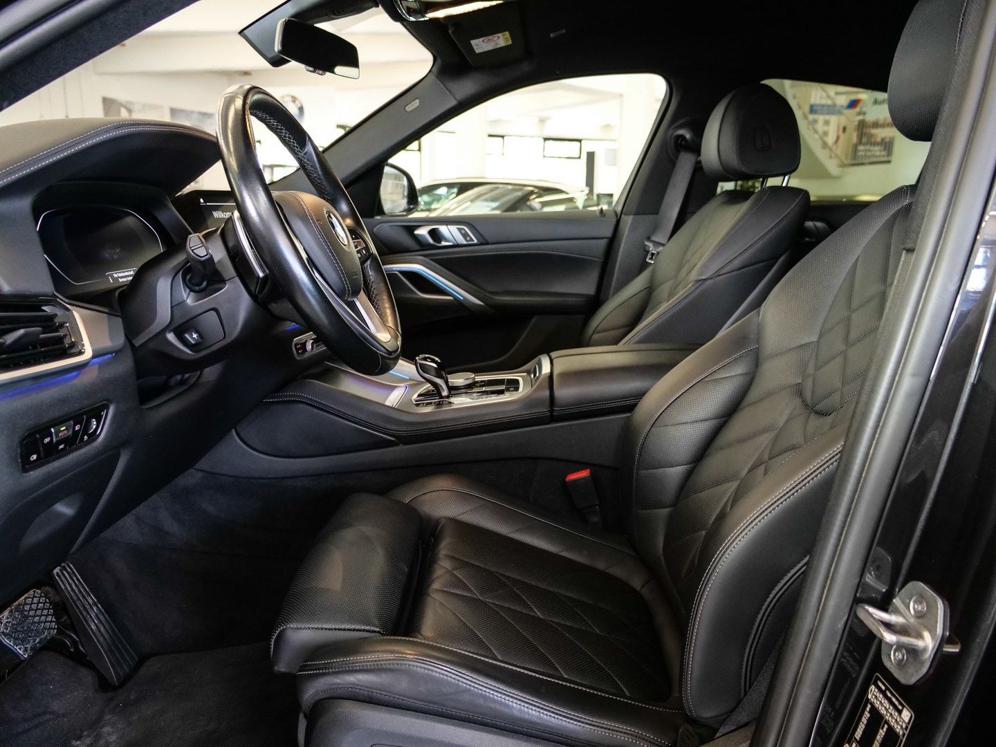 BMW X6 xDrive30d Aut Nav LED AHK Parkass+RFK 19" foto 9
