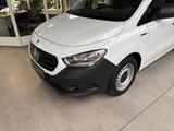 Mercedes-Benz eCitan Citan Kasten BASE Standard AHK - Mercedes-Benz eCitan mit Schiebetür