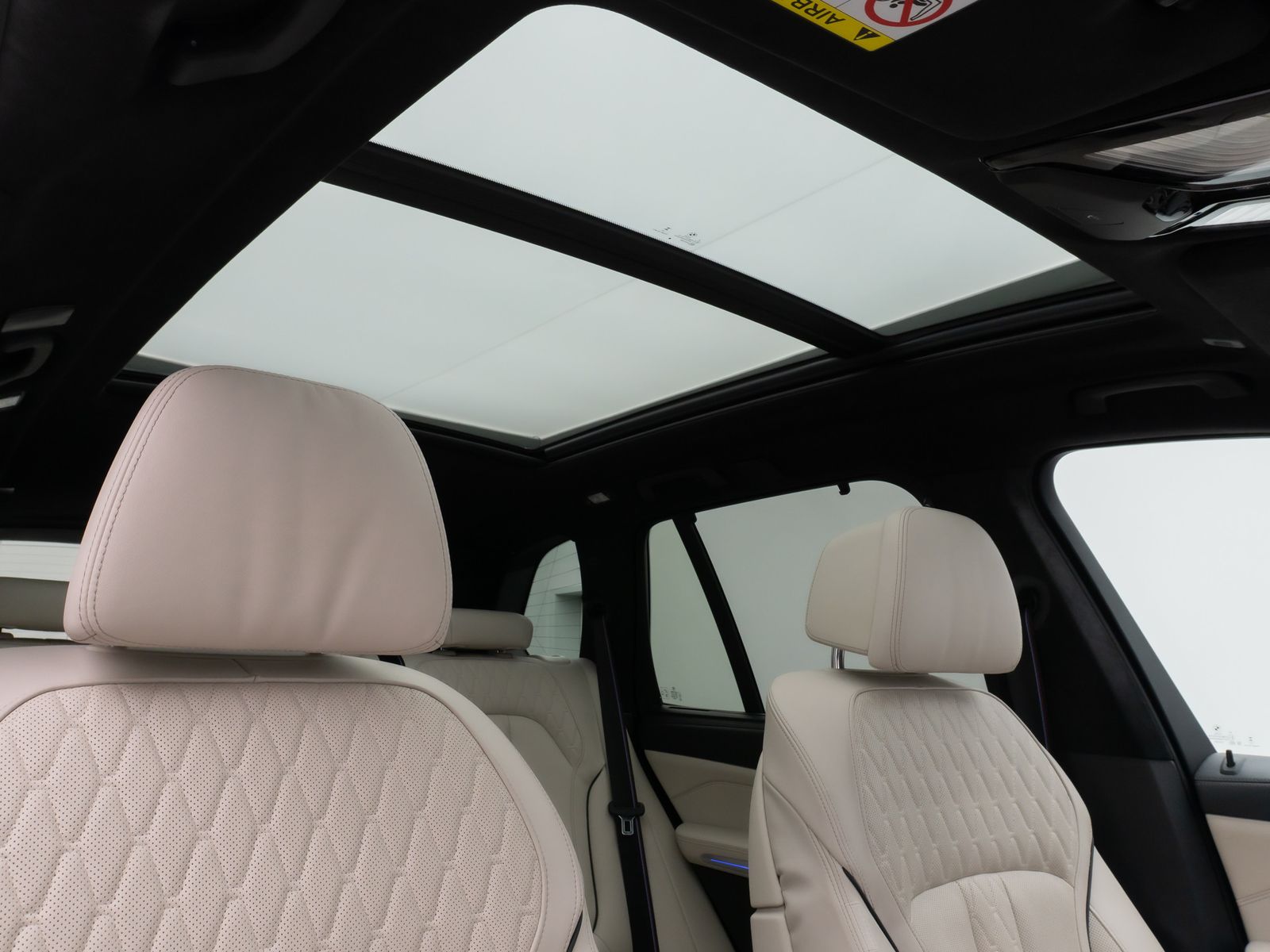 Fahrzeugabbildung BMW X5 xD50e M Sport Pro Pano SoftCL 360°HUD DAB H/K