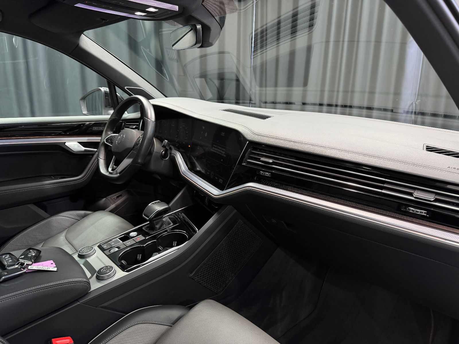 Fahrzeugabbildung Volkswagen Touareg R-Line 4Motion|PANO|NIGHT|LAST EDITION|