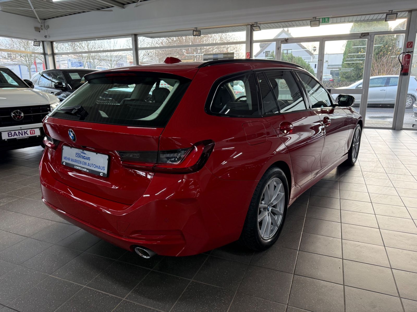 BMW 318 d Touring HuD+Standheizung+Key+Park+Sensatec foto 10