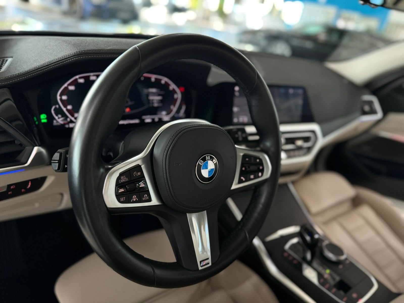 Fahrzeugabbildung BMW 320d Luxury Line 360° Panorama ACC Komfort Sport