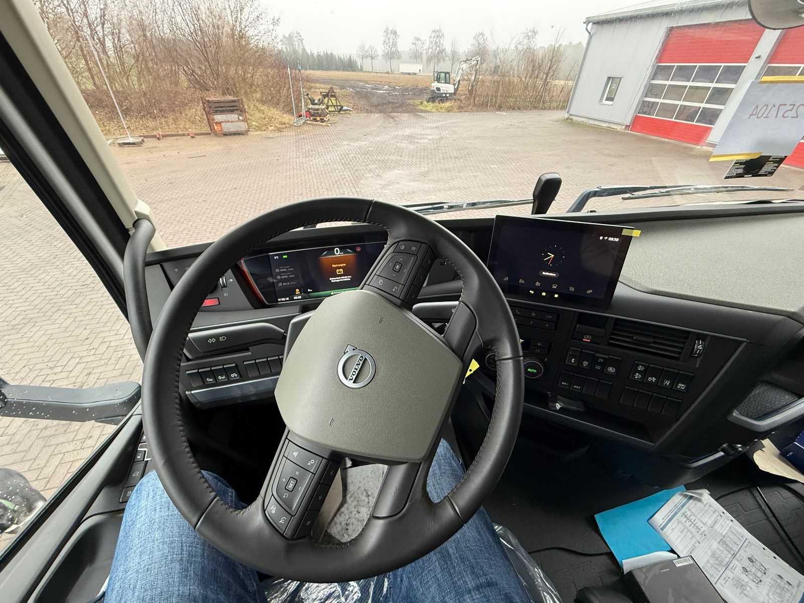 Fahrzeugabbildung Volvo Volvo FH 420 Maschinentransporter Rampennen.
