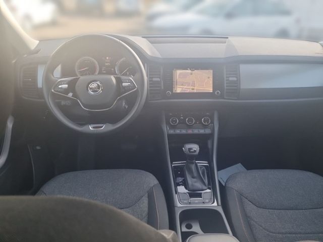 Fahrzeugabbildung SKODA Kodiaq 1.5 TSI DSG Clever NAVI MATRIX-LED