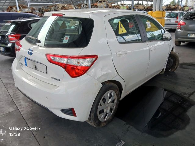 Toyota YARIS III 1.5 HYBRID 100H AUTO