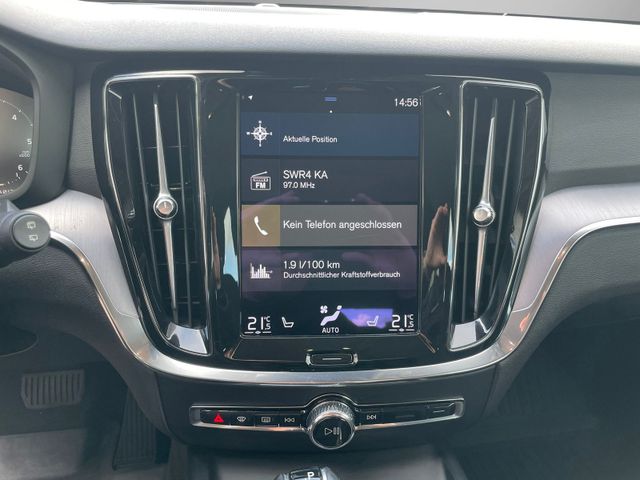 Volvo V60 Kombi Momentum Core*Buisness*CarPlay*1.Hand*