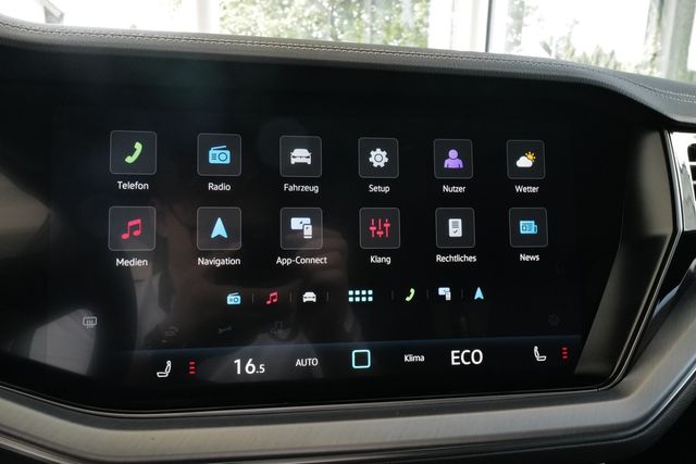 Volkswagen Touareg 3.0TDI 4Motion Leder AHK Pano StdHz 90L 