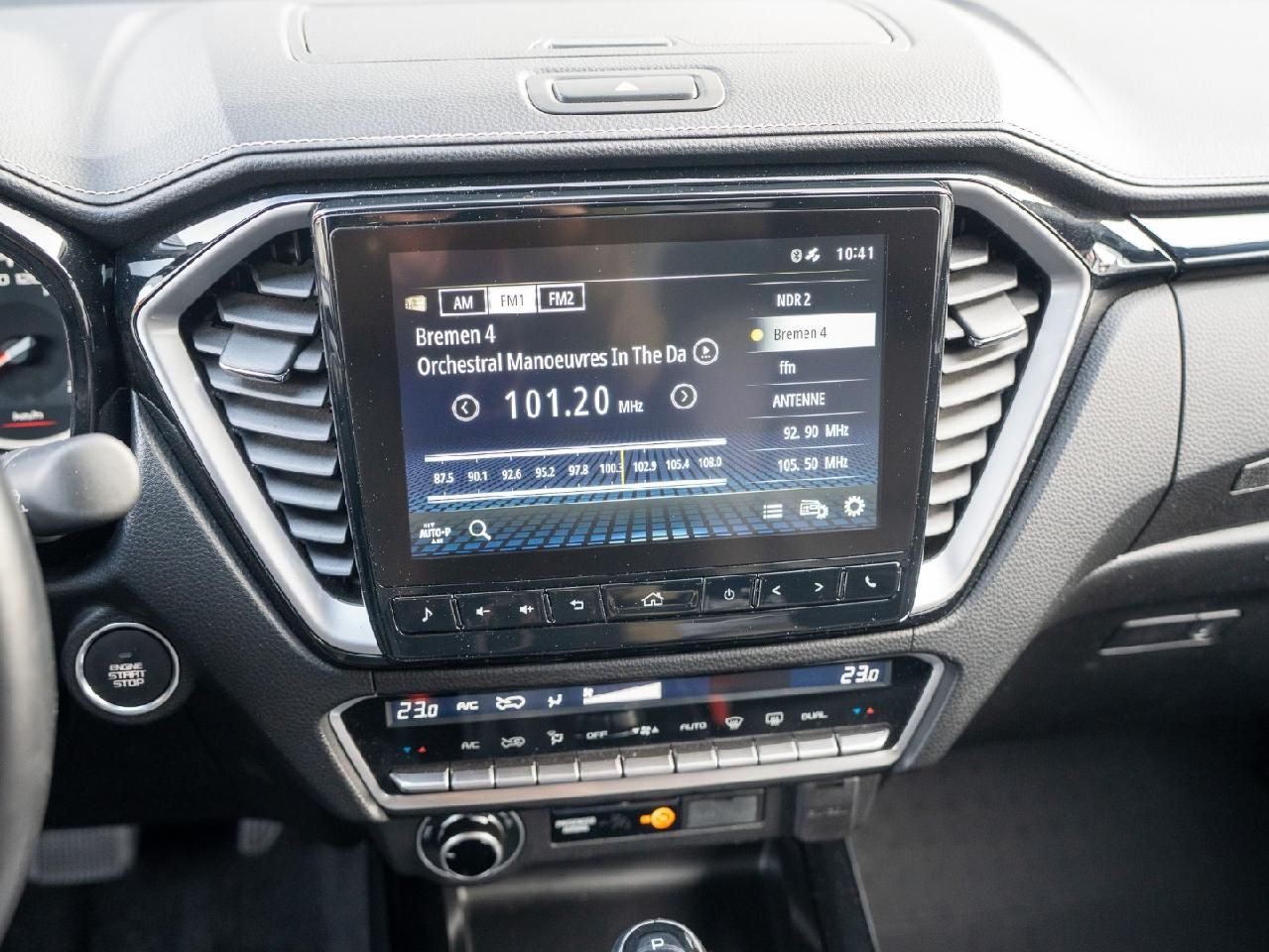 Fahrzeugabbildung Isuzu D-Max Double Cab 4WD V-CROSS