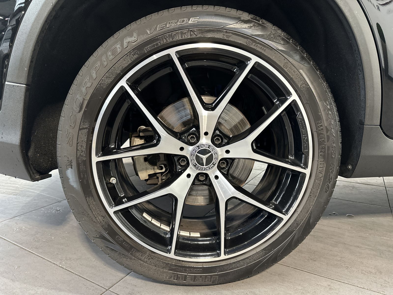 Fahrzeugabbildung Mercedes-Benz GLC 400d 4M AMG-Line NAV+LED+BURMESTER+360°+AHK
