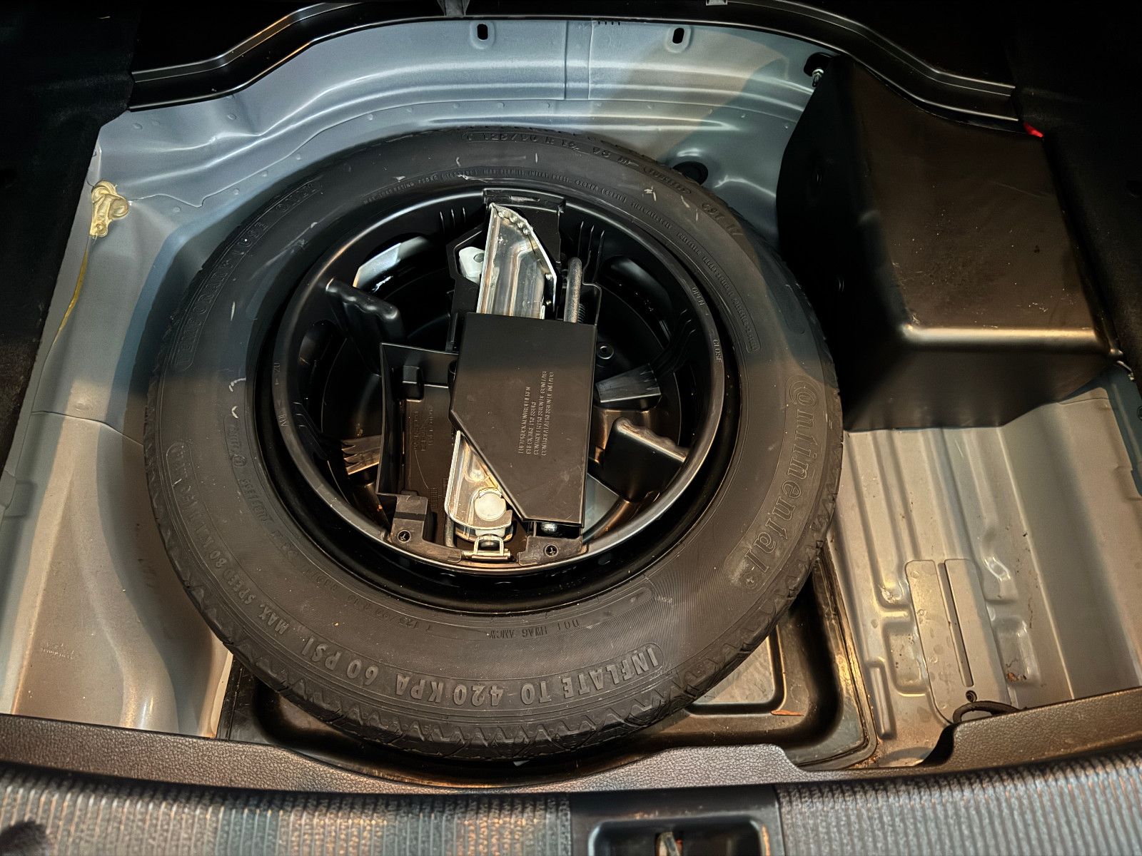 Fahrzeugabbildung Mercedes-Benz C 250 CGI BE 7GT ELEGANCE COMAND ILS KAMERA 1.VB